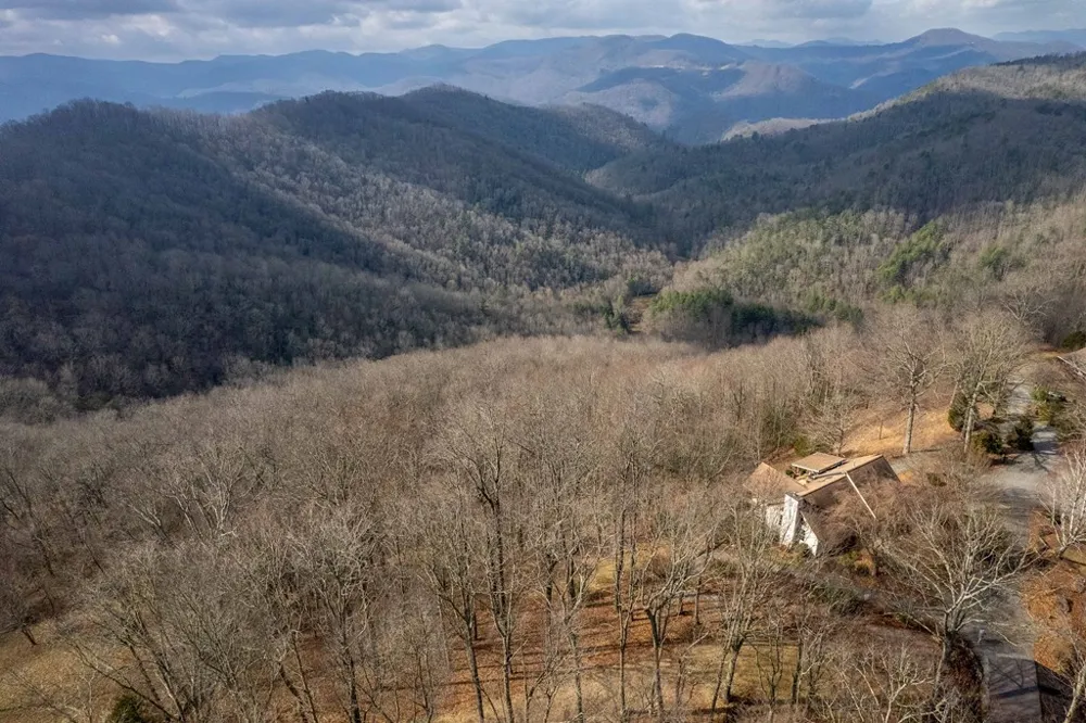 Windy Hill Circle Tuckasegee, NC 28783