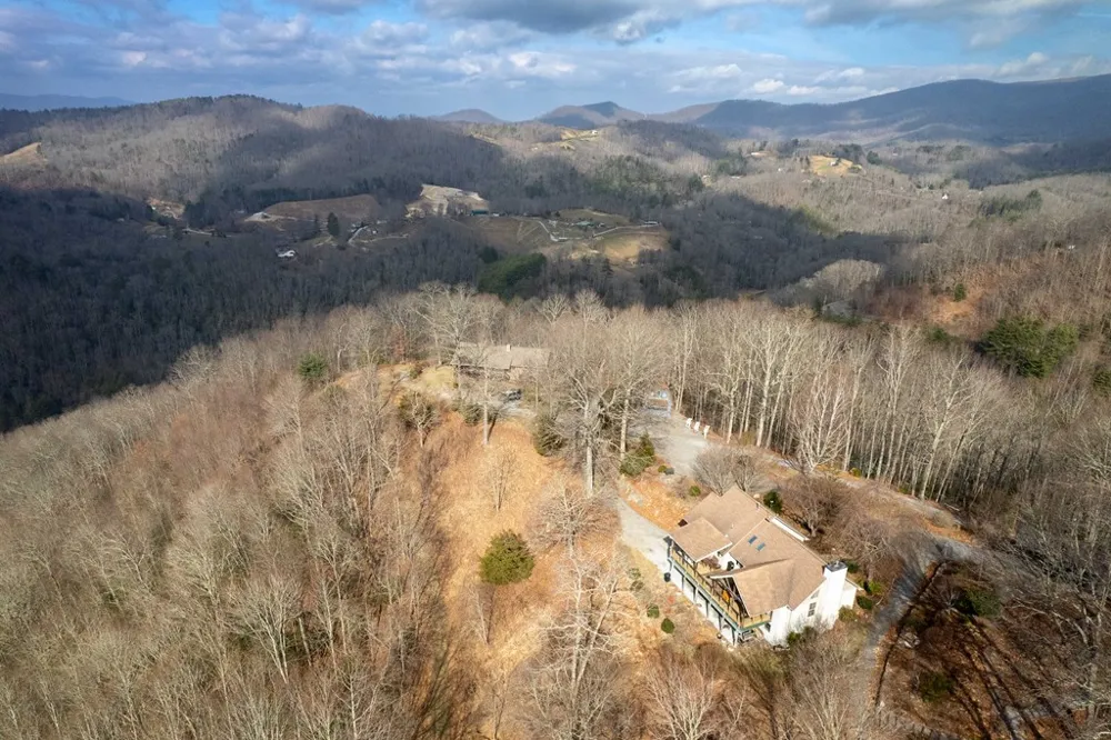 Windy Hill Circle Tuckasegee, NC 28783