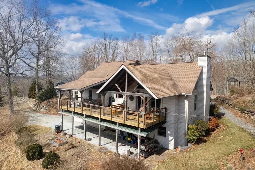 Windy Hill Circle Tuckasegee, NC 28783