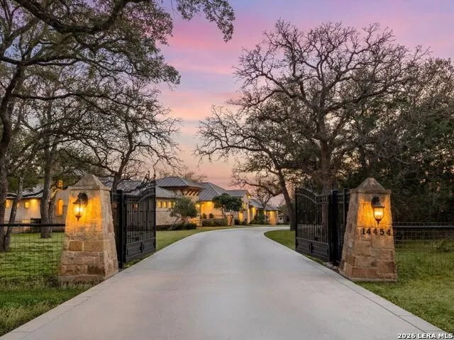 14454 Santa Rita Helotes, TX 78023