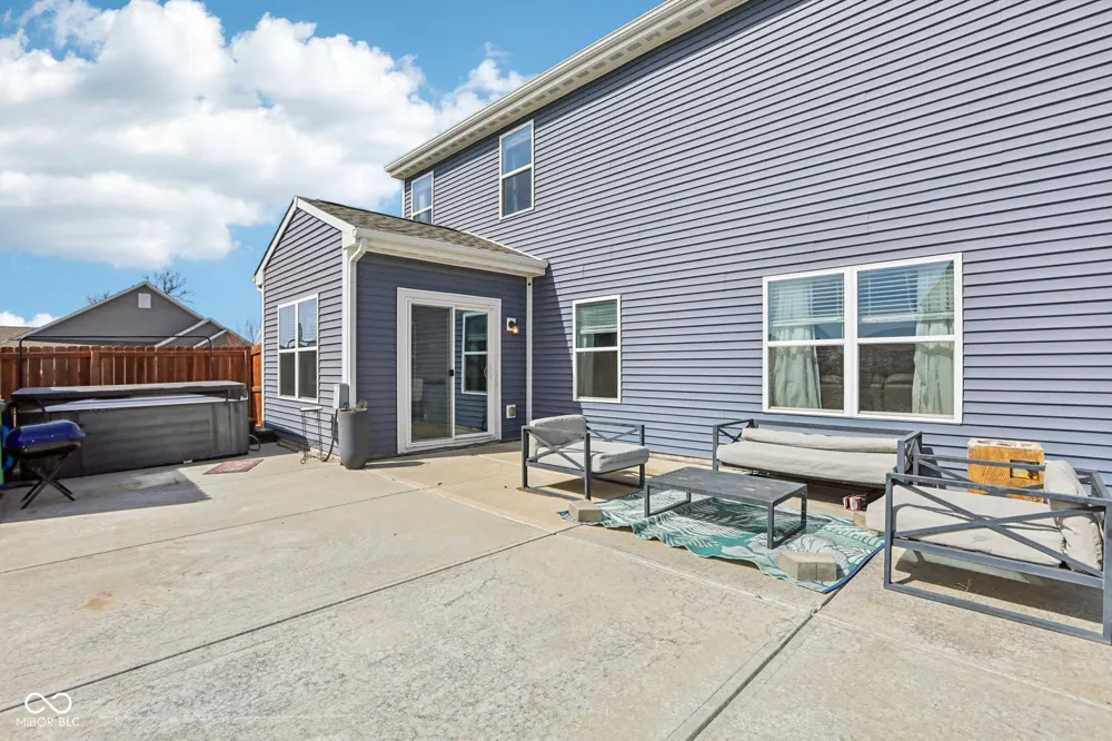 6673 Laurelwood Drive Pendleton, IN 46064