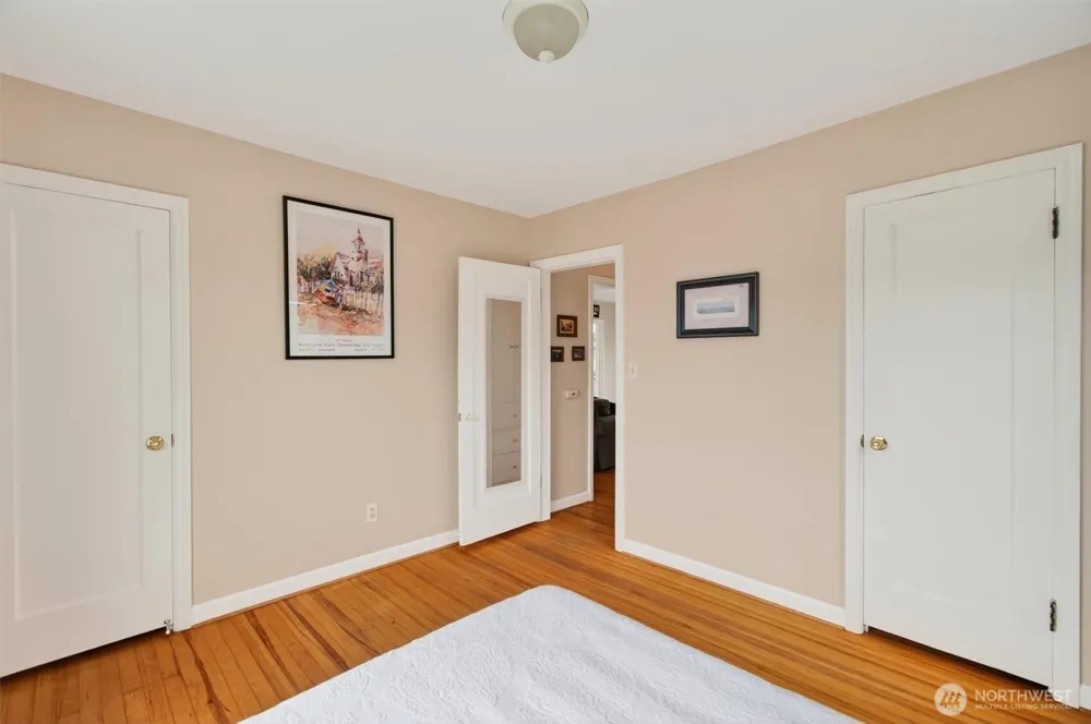 82 E Sunny Sands Road Cathlamet, WA 98612