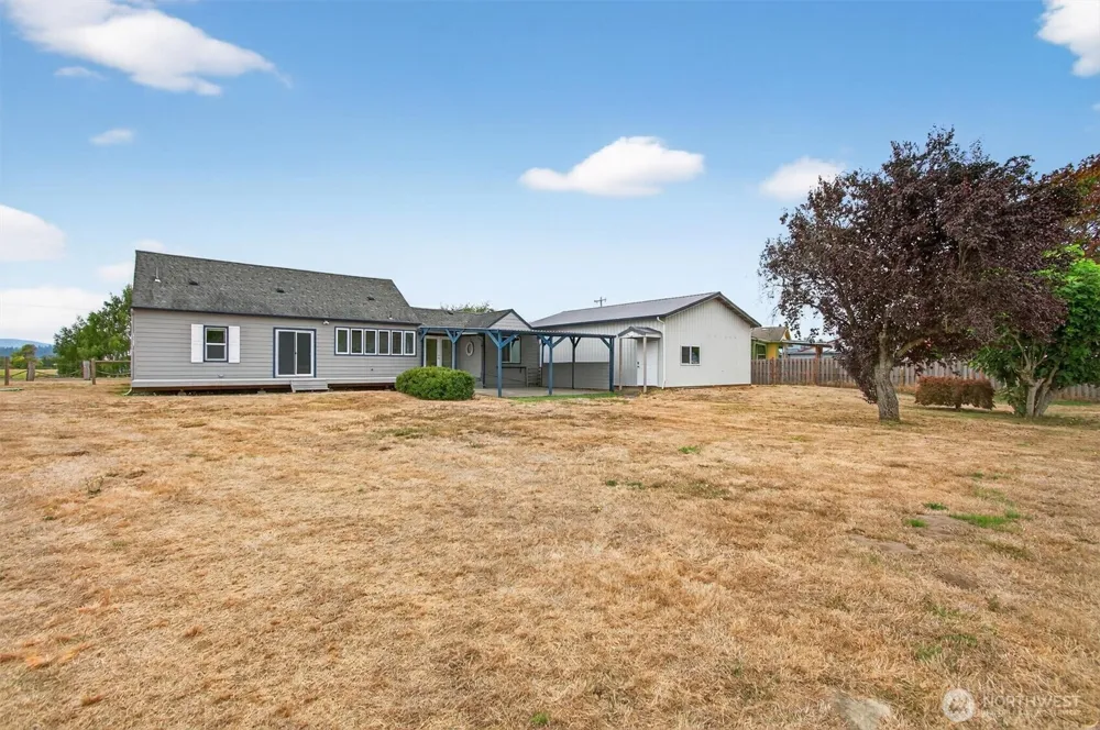 82 E Sunny Sands Road Cathlamet, WA 98612
