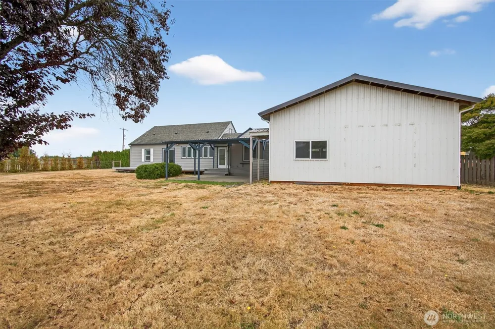 82 E Sunny Sands Road Cathlamet, WA 98612