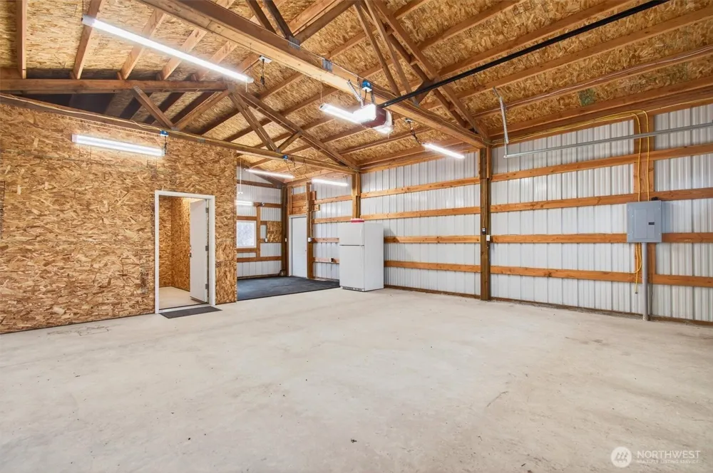 82 E Sunny Sands Road Cathlamet, WA 98612