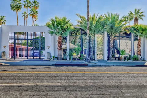 850 Palm Canyon Drive
