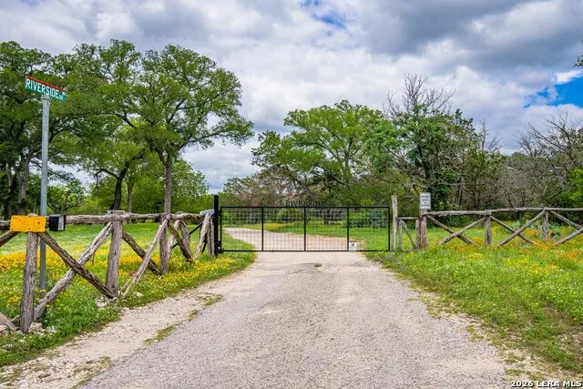 1589 FM 1340 Hunt, TX 78024