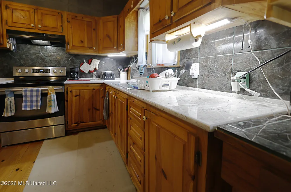 3112 W Highway 98 Summit, MS 39666
