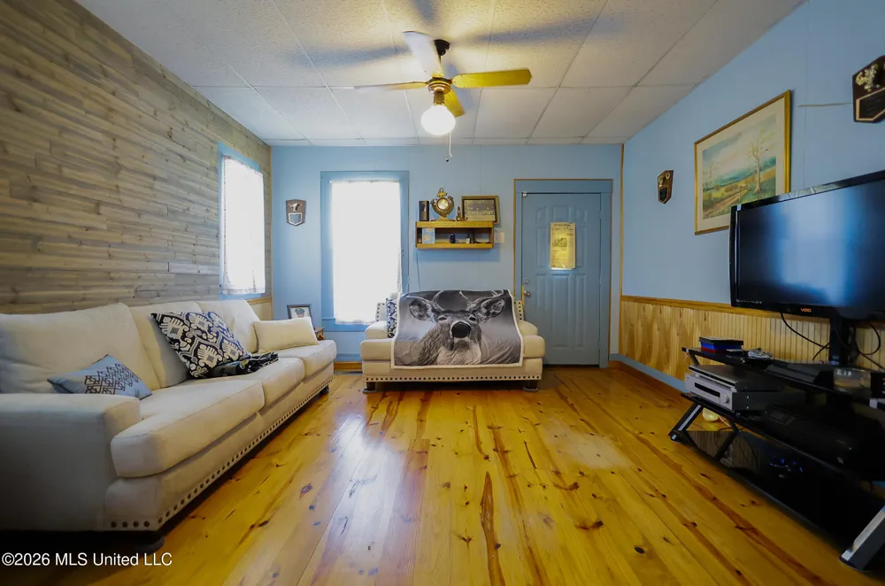3112 W Highway 98 Summit, MS 39666