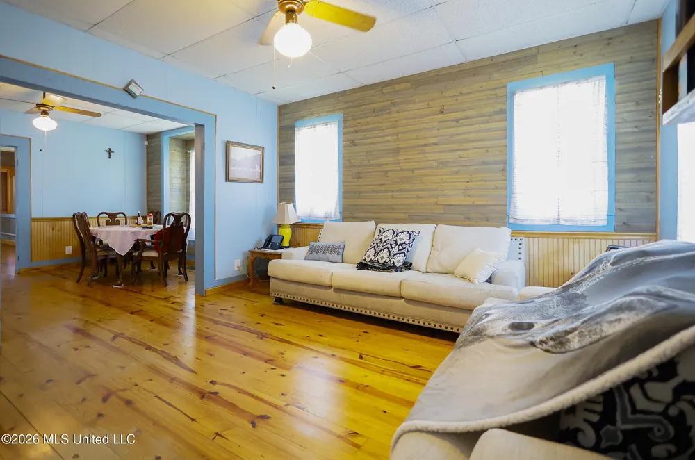 3112 W Highway 98 Summit, MS 39666