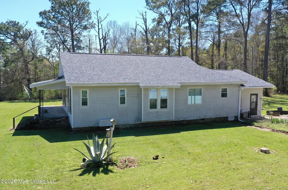 3112 W Highway 98 Summit, MS 39666