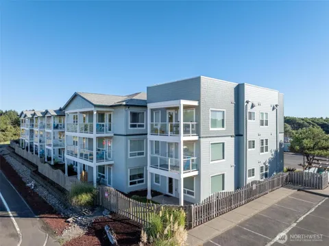 1600 W Ocean Avenue #1211