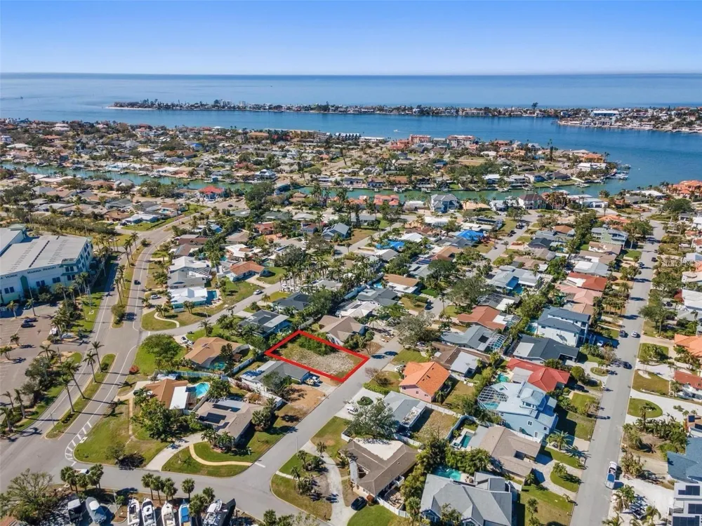 164 2ND STREET W St Petersburg, FL 33715
