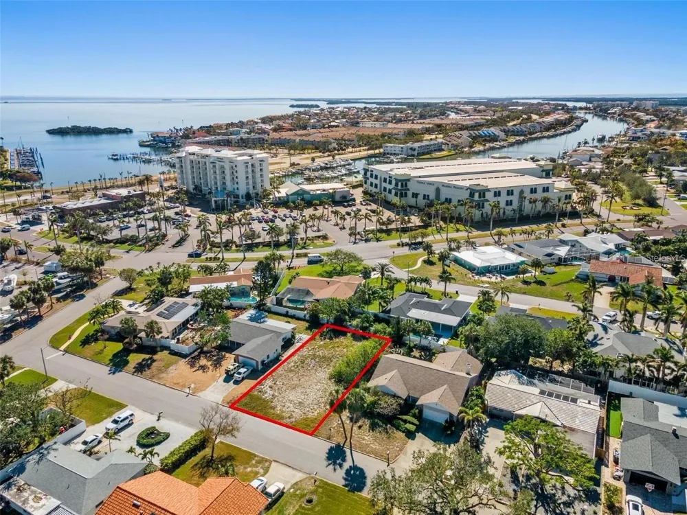 164 2ND STREET W St Petersburg, FL 33715