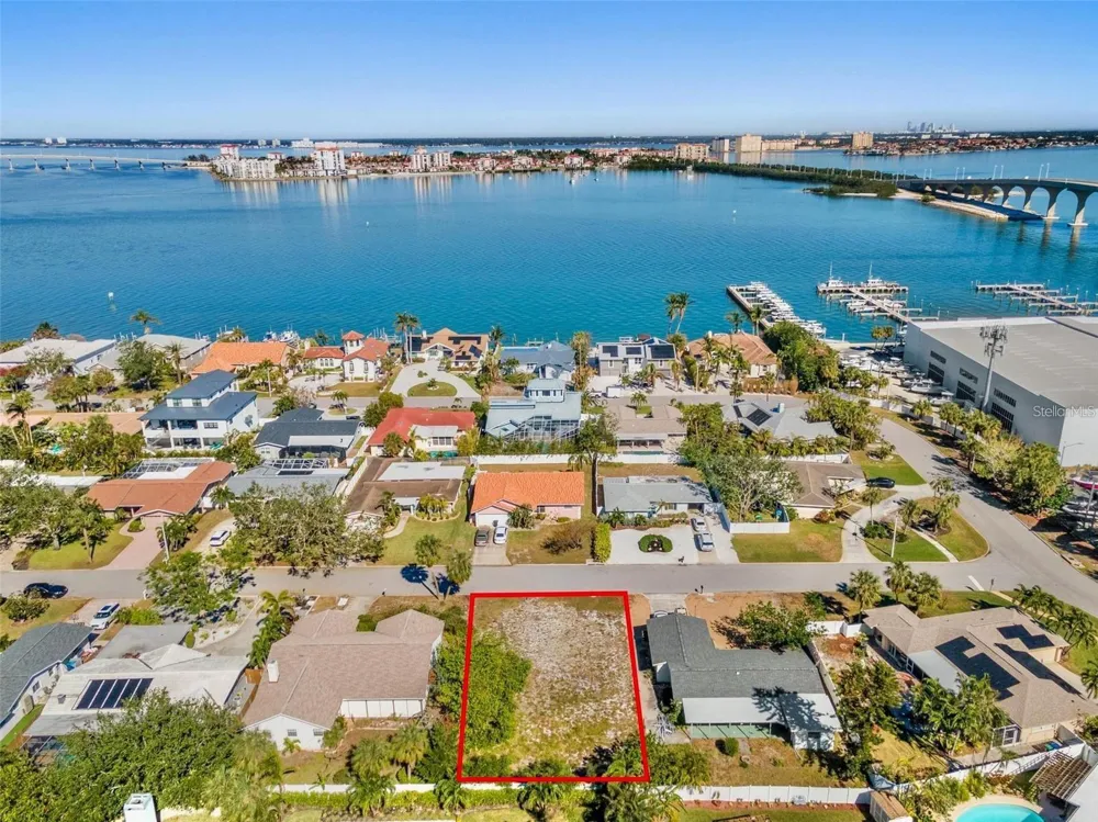 164 2ND STREET W St Petersburg, FL 33715
