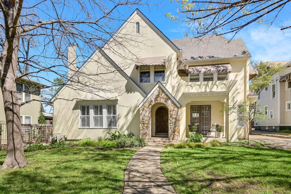 204 W 32nd Street Austin, TX 78705