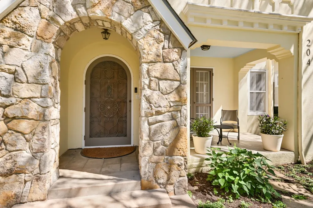 204 W 32nd Street Austin, TX 78705