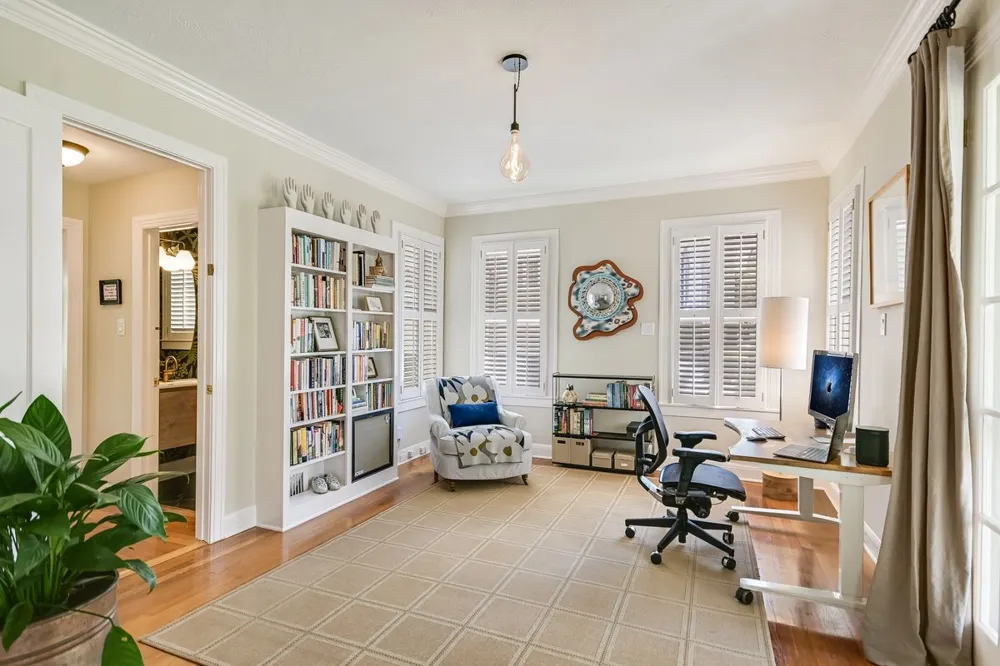 204 W 32nd Street Austin, TX 78705