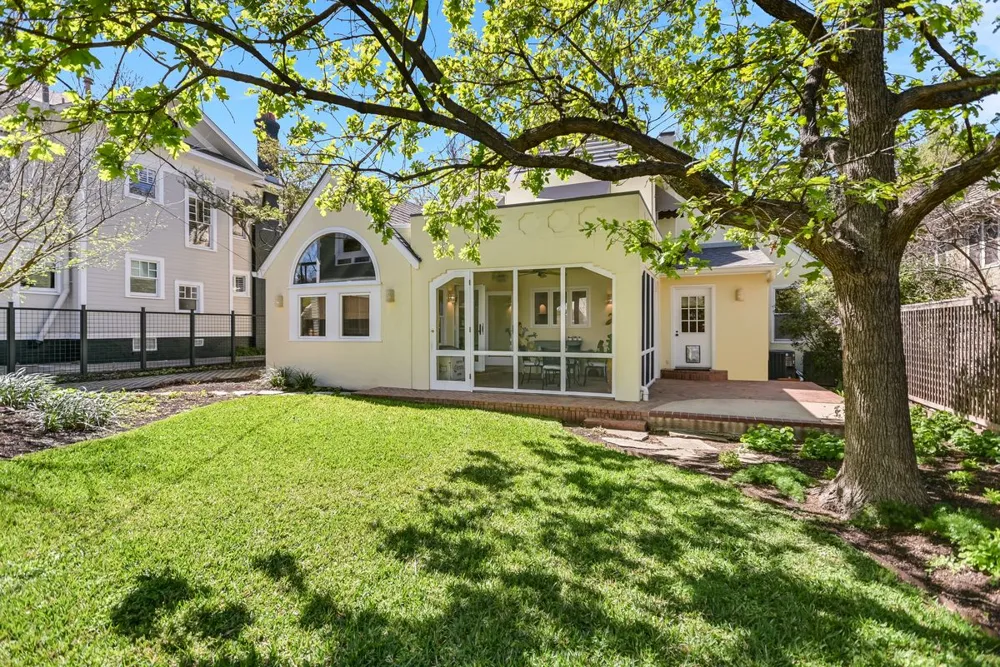 204 W 32nd Street Austin, TX 78705
