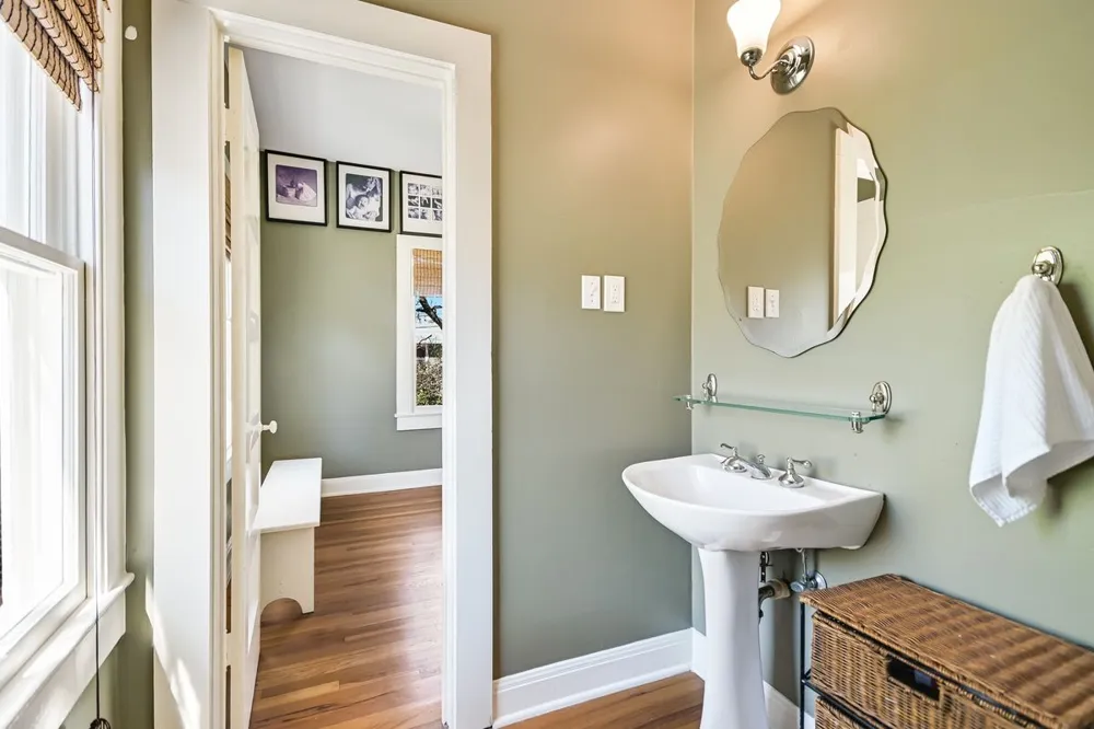 204 W 32nd Street Austin, TX 78705