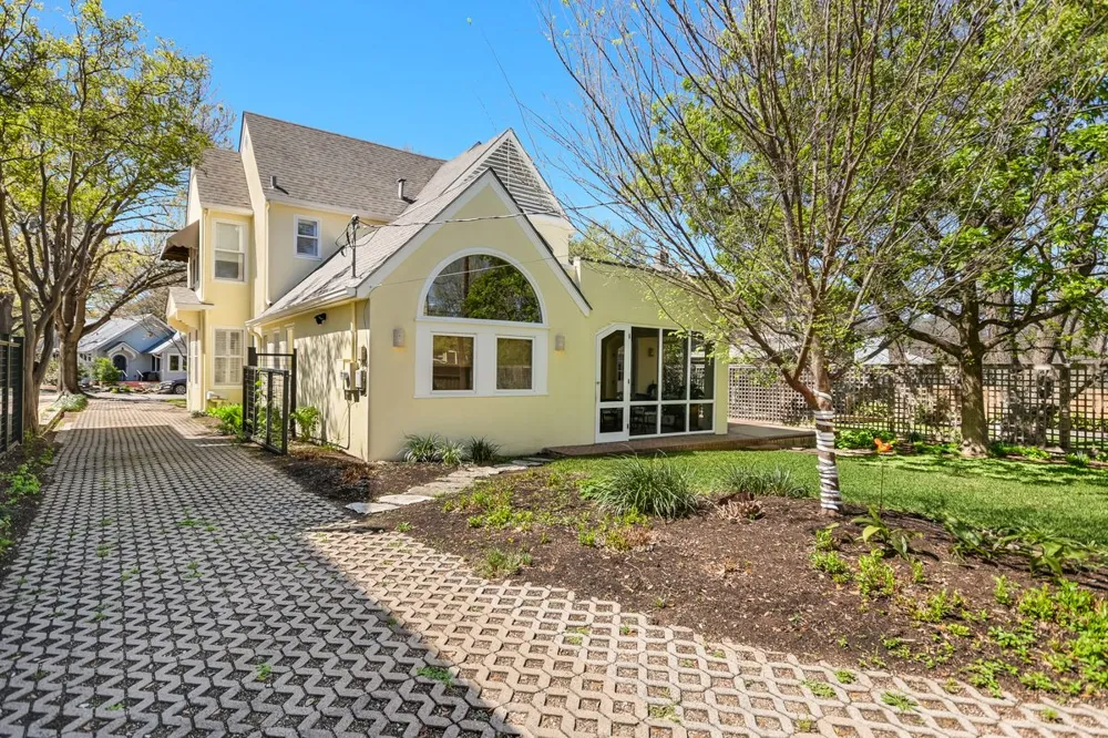 204 W 32nd Street Austin, TX 78705