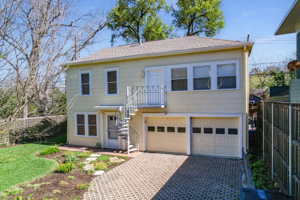204 W 32nd Street Austin, TX 78705