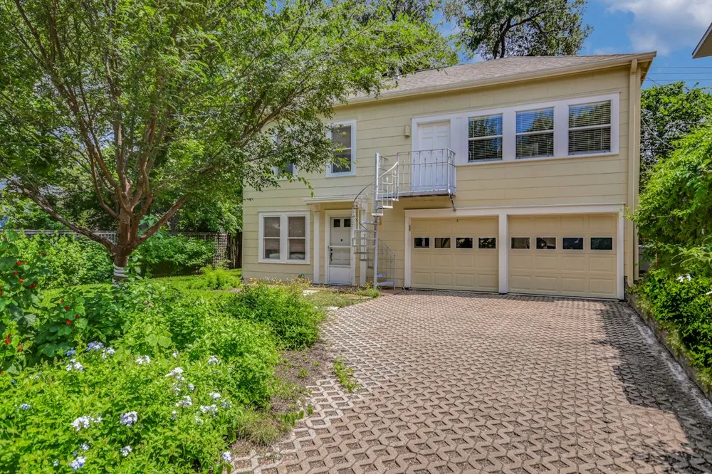 204 W 32nd Street Austin, TX 78705