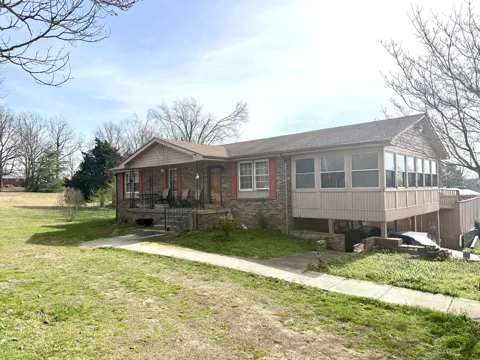 555 Eastside Dr