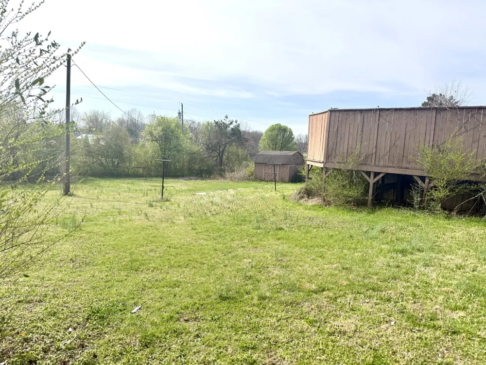 555 Eastside Dr White Bluff, TN 37187
