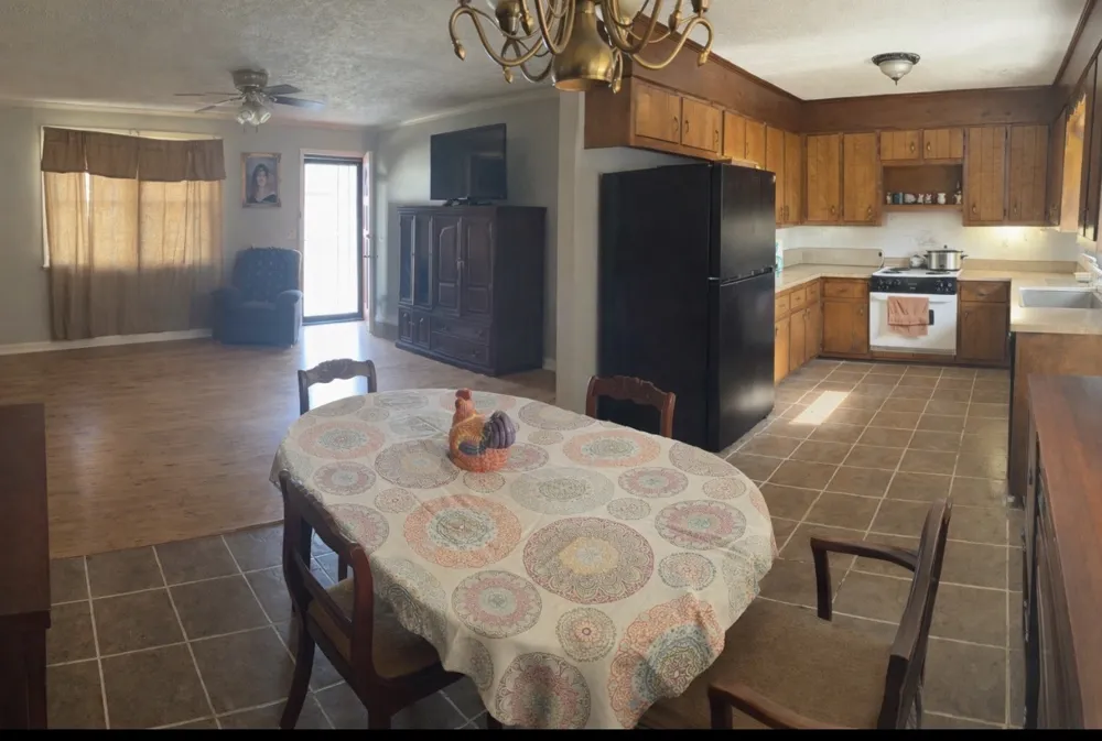 555 Eastside Dr White Bluff, TN 37187