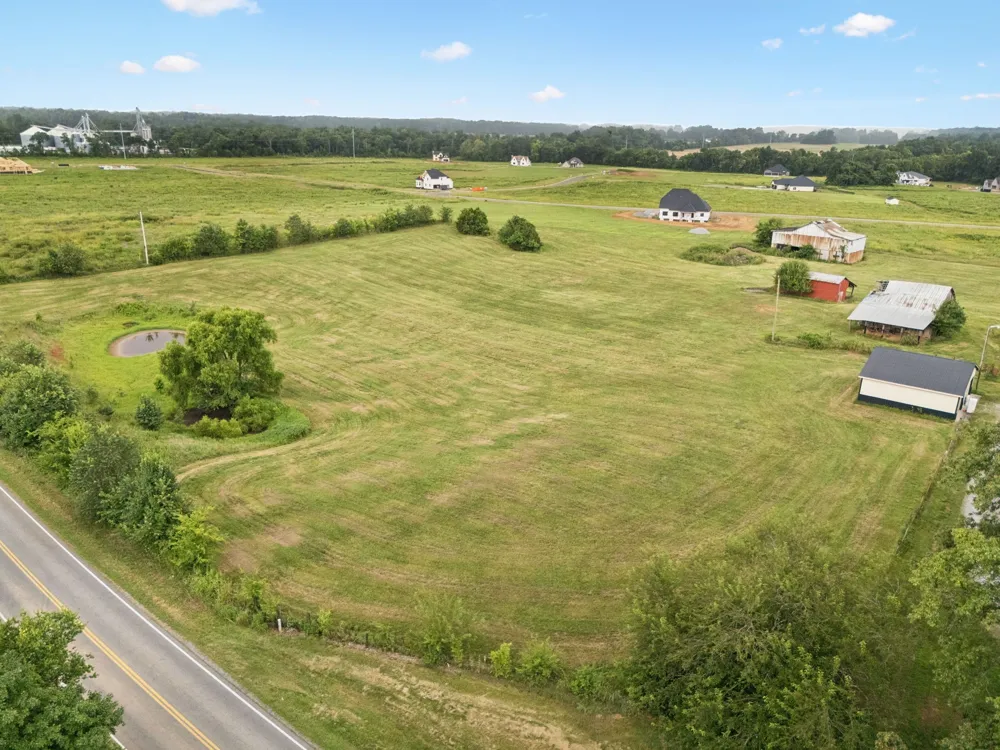 384 Port Royal Rd Clarksville, TN 37040