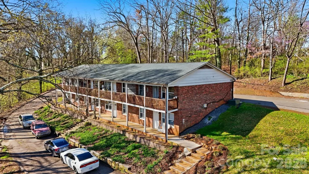 1075 7th Avenue NW Hickory, NC 28601