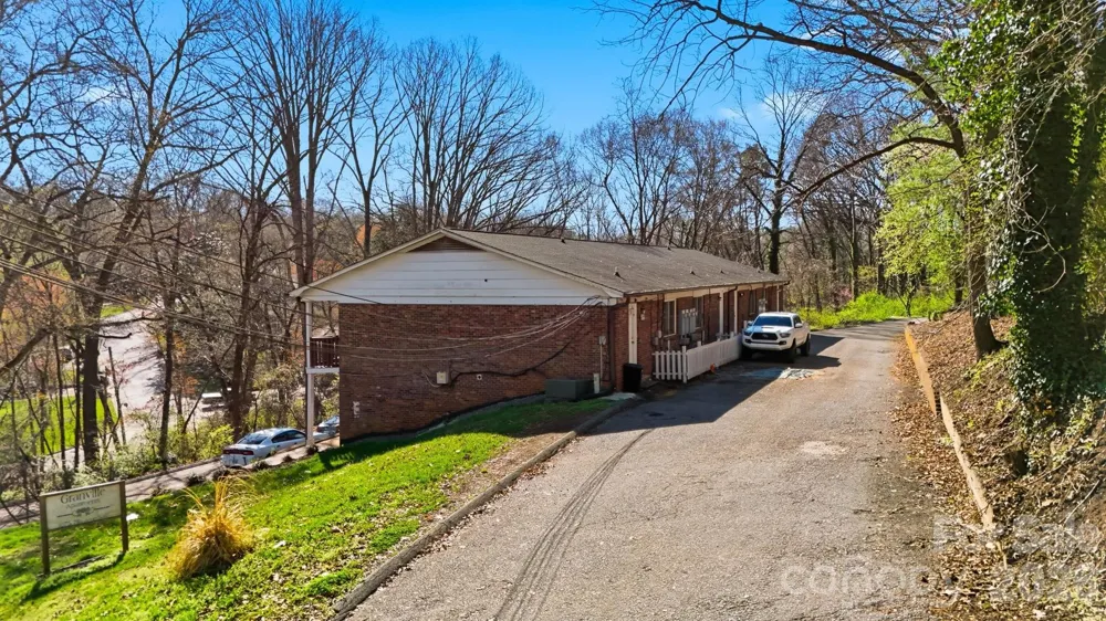 1075 7th Avenue NW Hickory, NC 28601