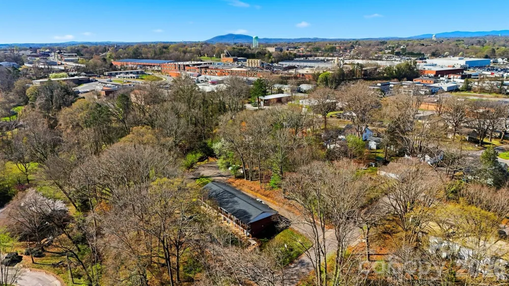1075 7th Avenue NW Hickory, NC 28601