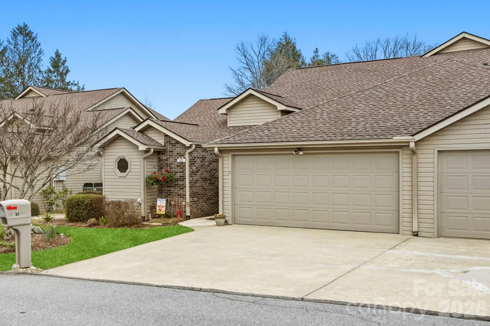 21 Tisha Lane Hendersonville, NC 28739