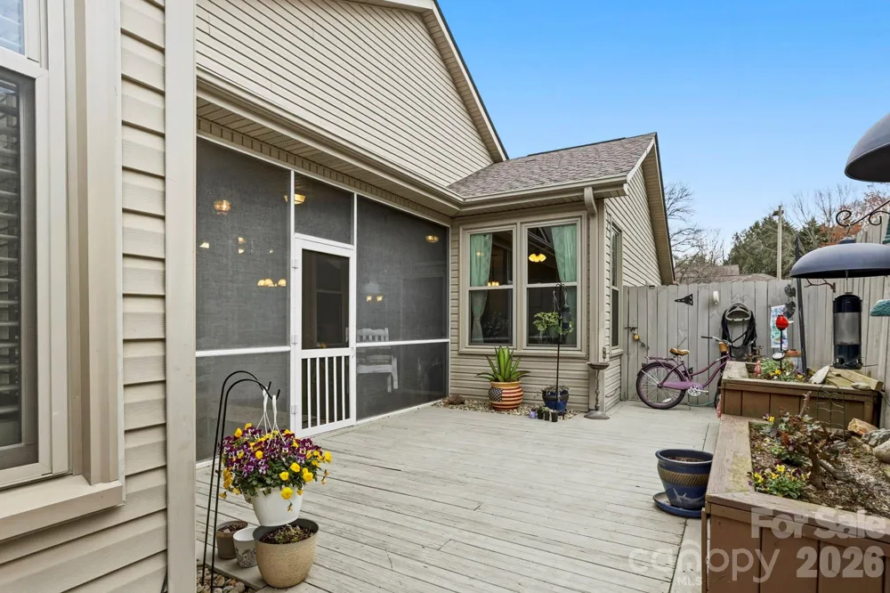 21 Tisha Lane Hendersonville, NC 28739