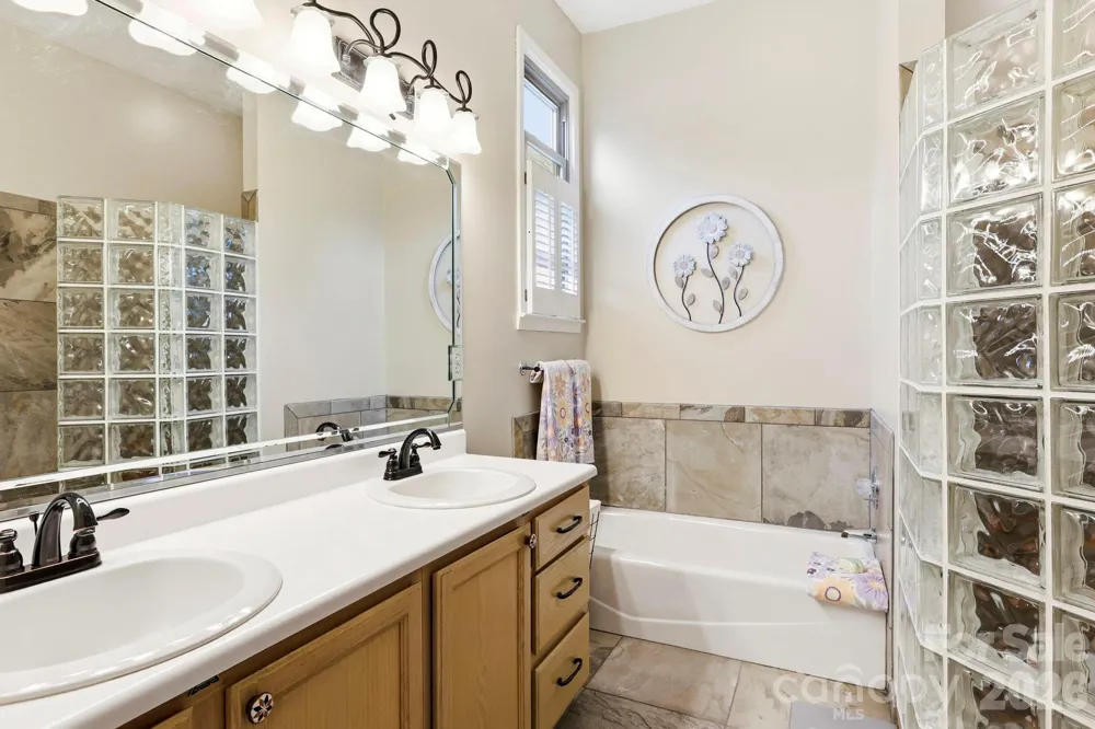 21 Tisha Lane Hendersonville, NC 28739