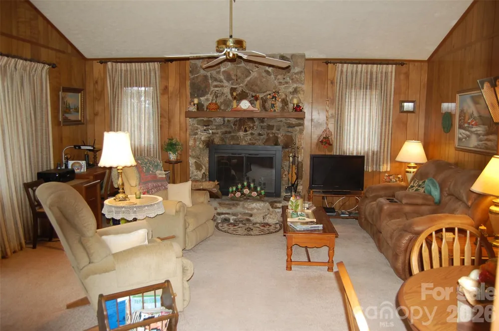 202 Knoll Circle Newland, NC 28657