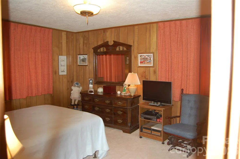 202 Knoll Circle Newland, NC 28657