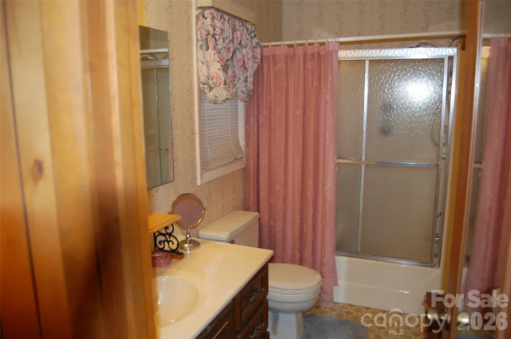 202 Knoll Circle Newland, NC 28657