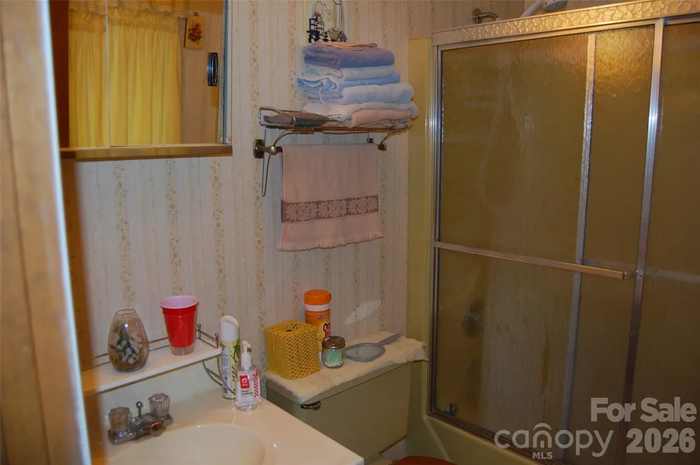 202 Knoll Circle Newland, NC 28657