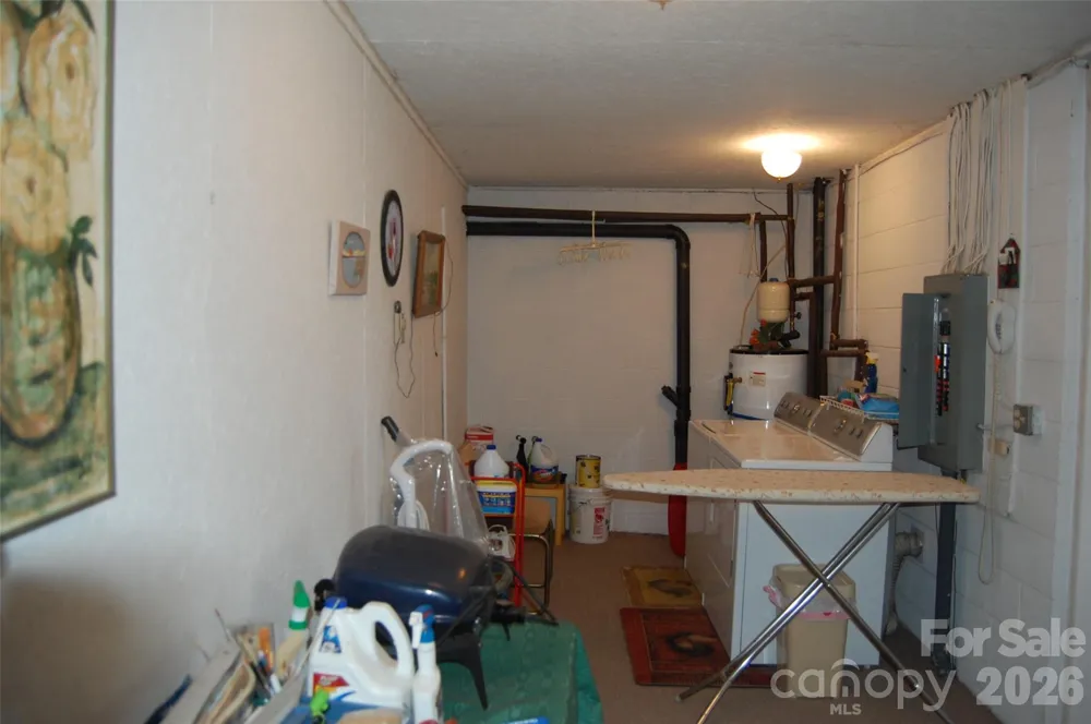 202 Knoll Circle Newland, NC 28657