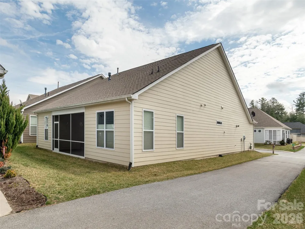 748 Summerfield Place Flat Rock, NC 28731