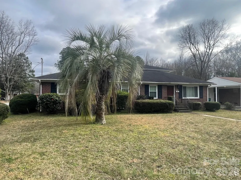 1529 W Market Street Cheraw, SC 29520