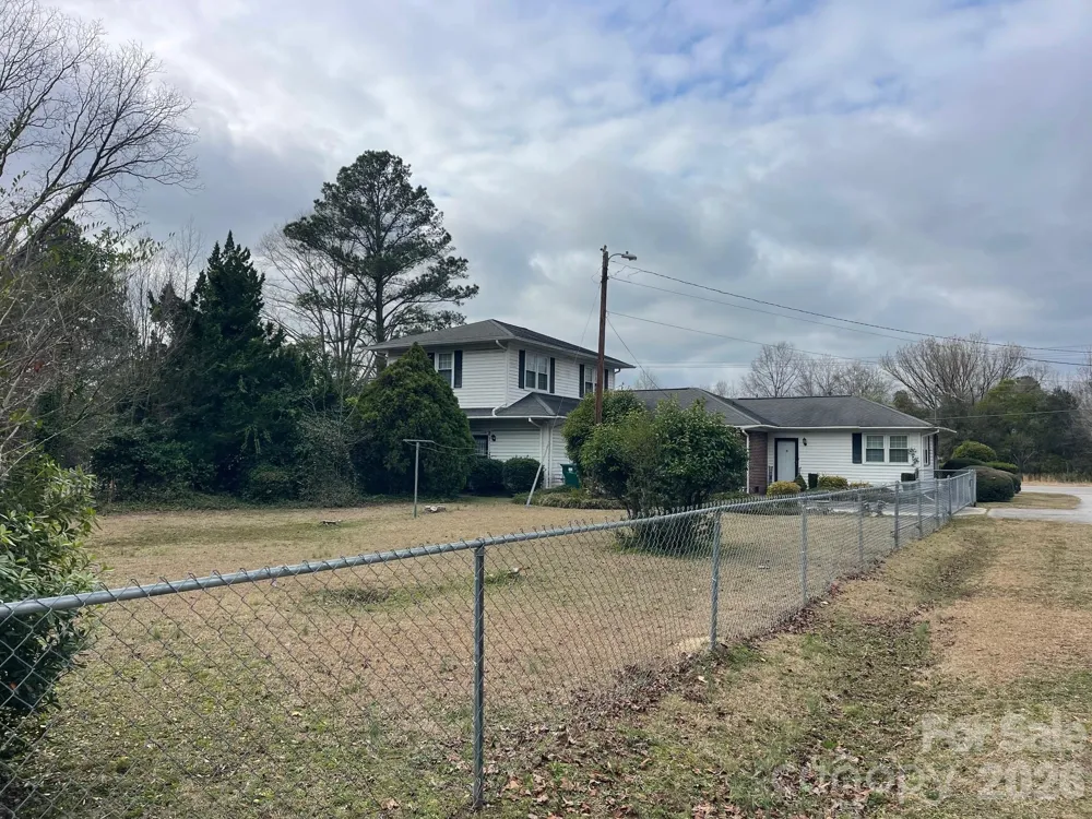 1529 W Market Street Cheraw, SC 29520