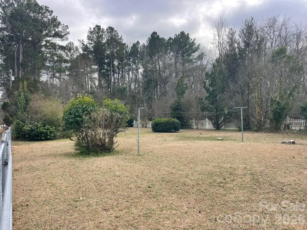 1529 W Market Street Cheraw, SC 29520