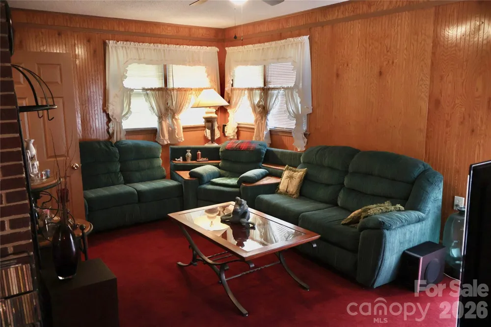 1529 W Market Street Cheraw, SC 29520