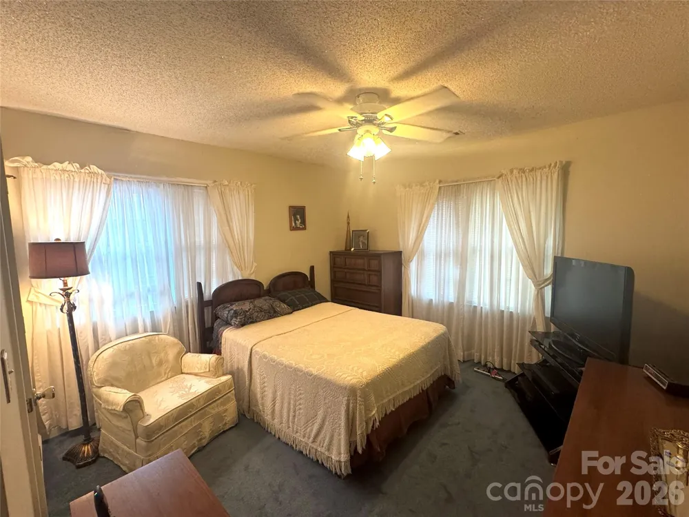 1529 W Market Street Cheraw, SC 29520