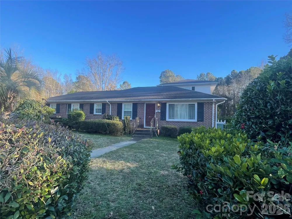 1529 W Market Street Cheraw, SC 29520