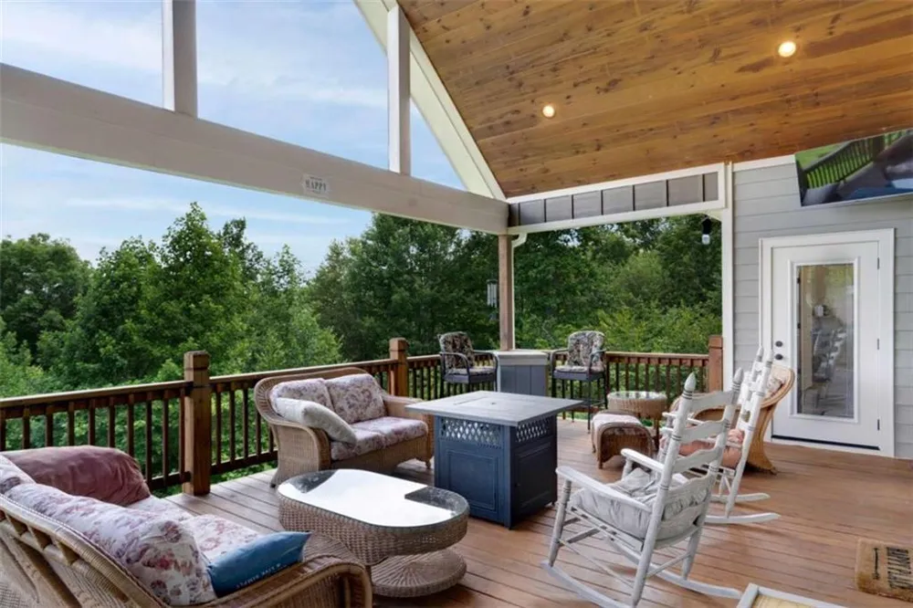 2079 Gallatin Road Young Harris, GA 30582